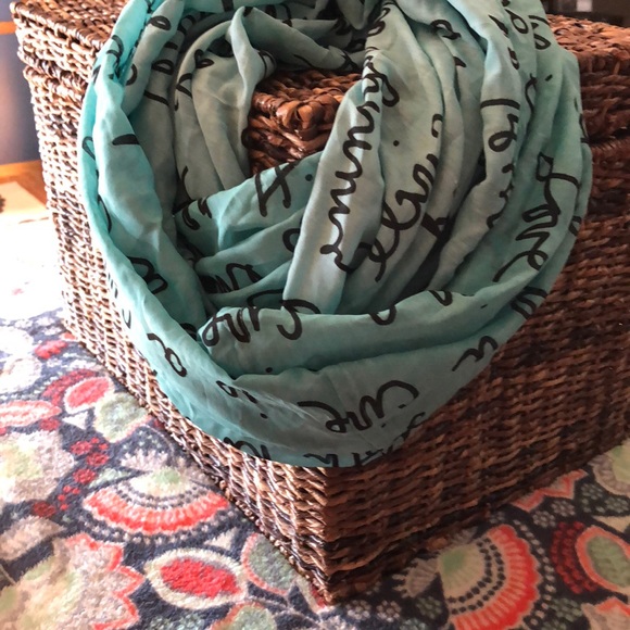 Maurice’s infinity scarf - Picture 2 of 3